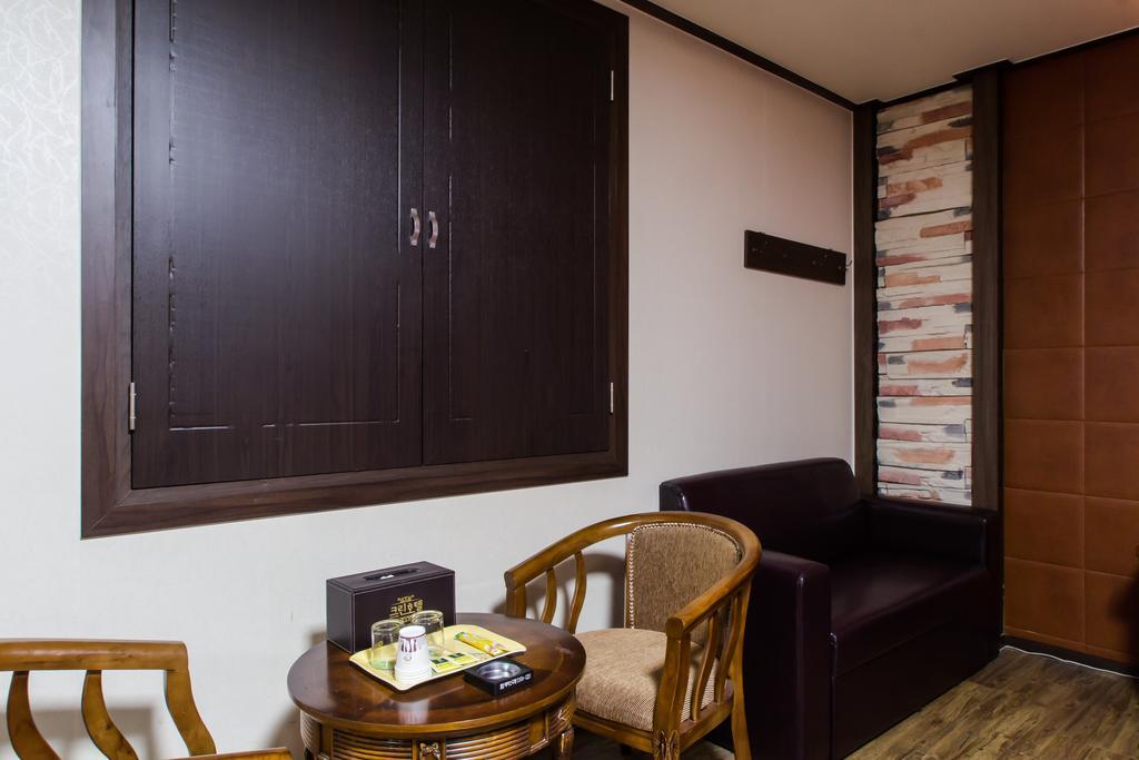 Guangju Hotel Banana Gwangju Metropolitan City Екстер'єр фото
