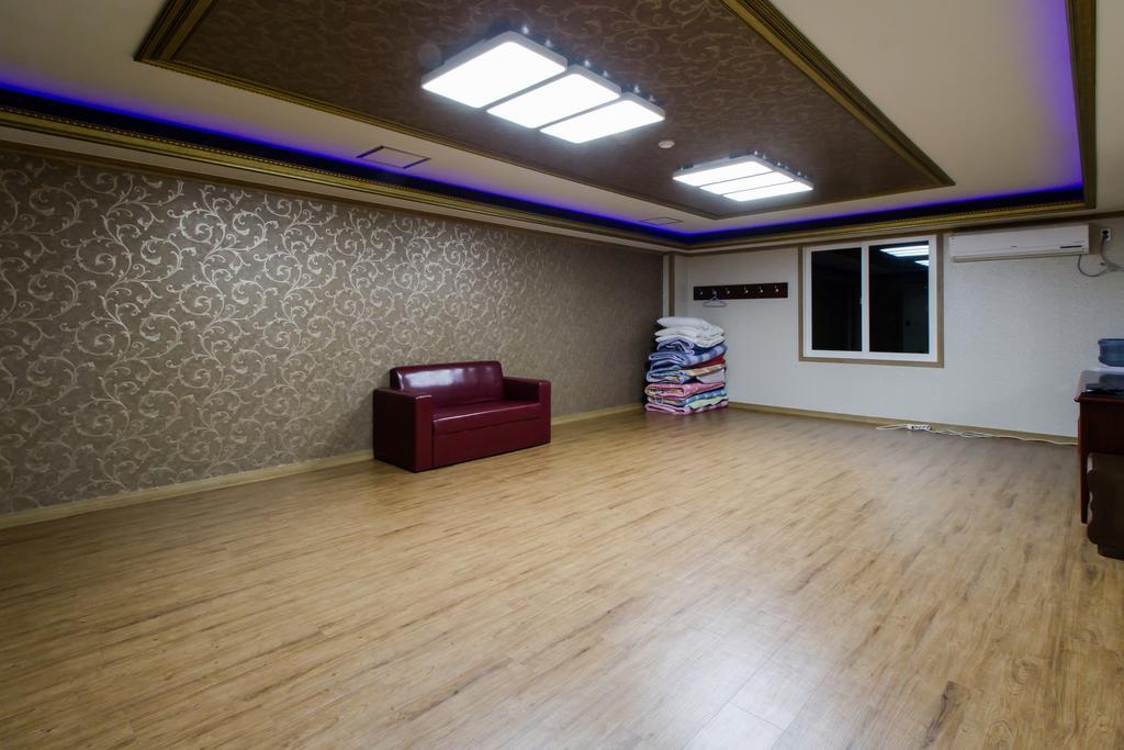 Guangju Hotel Banana Gwangju Metropolitan City Екстер'єр фото